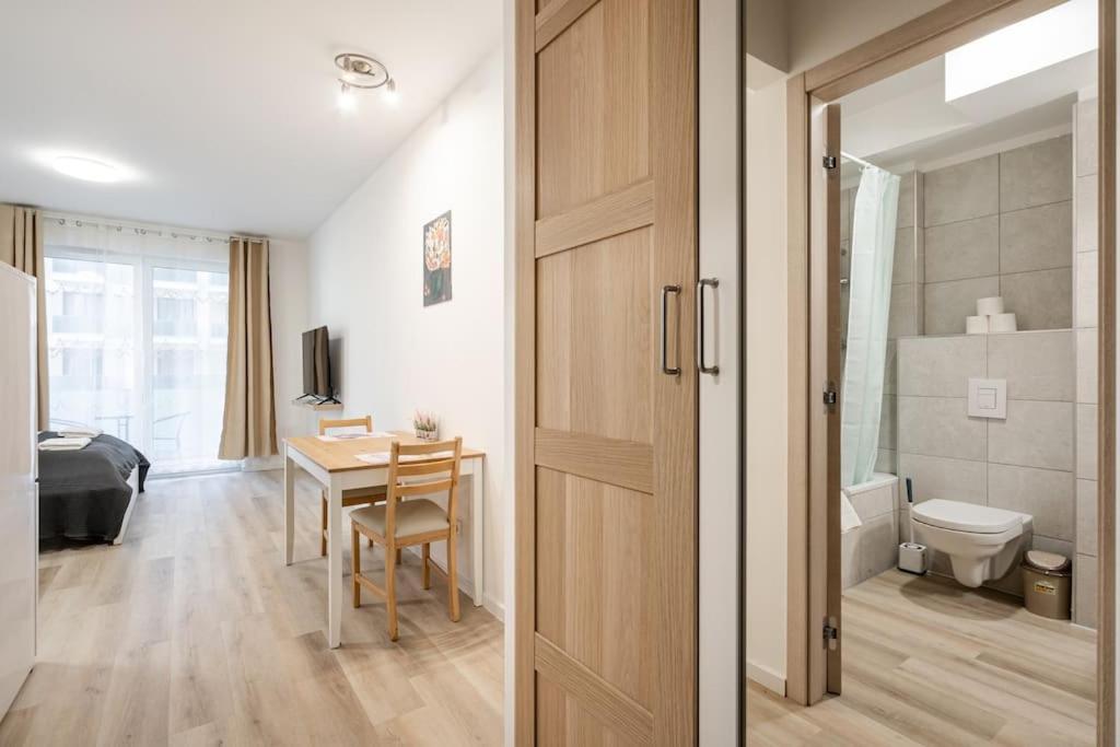 Oaks Studio With Balcony Budapest Kültér fotó